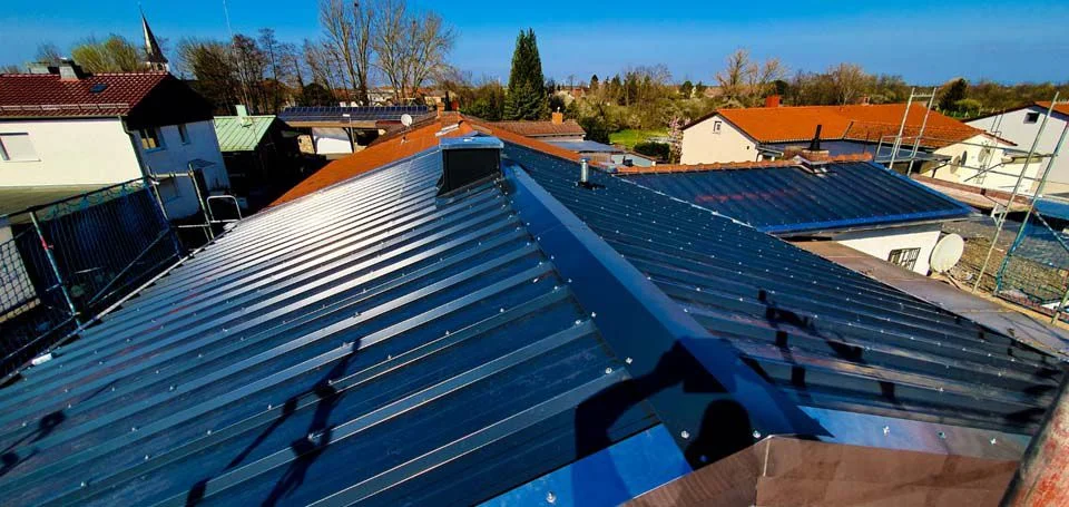 Blecheindeckung 06 Spenglerei Blecheindeckung Dachbau Bossert