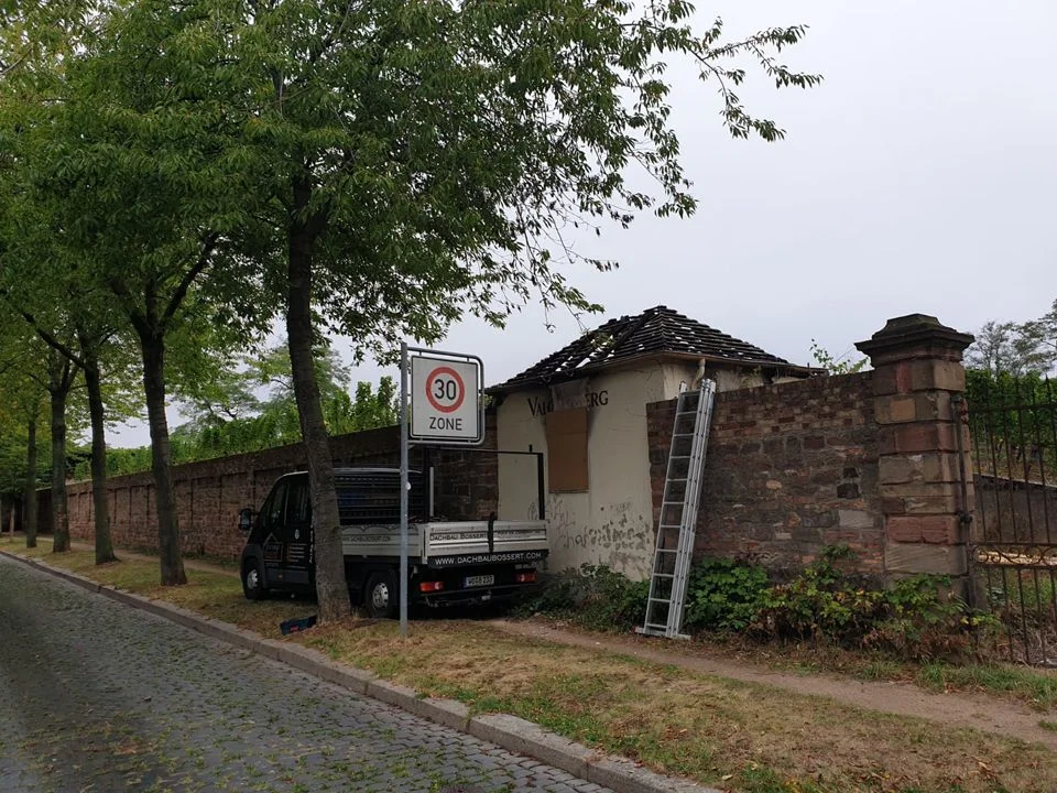 Dachstuhl Eindeckung 02 Dachbau Sanierung Von Brandfall Dachbau Bossert