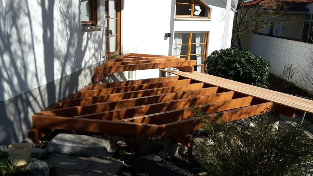 Holzterrasse 002 Holzbau Zimmererarbeiten Dachbau Bossert