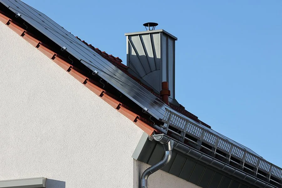 Ref Steildach 082023 03 Spenglerei Kaminverkleidung Dachbau Bossert