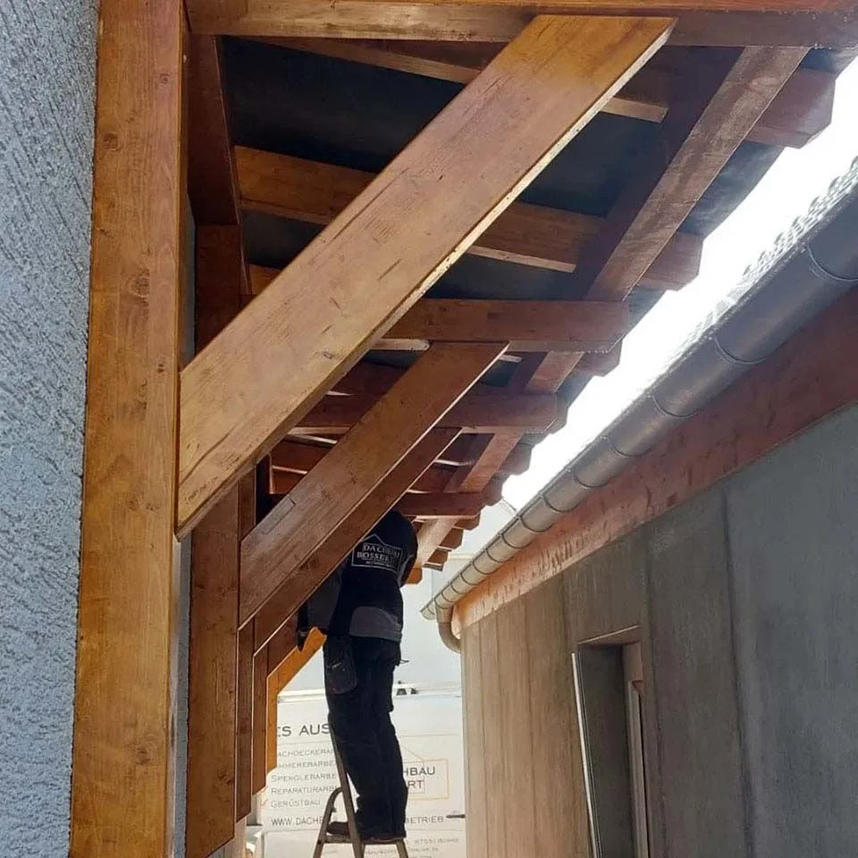 Referenzen Holzbau 0205 03 Holzbau Entstehung Eingangsueberdachung Dachbau Bossert