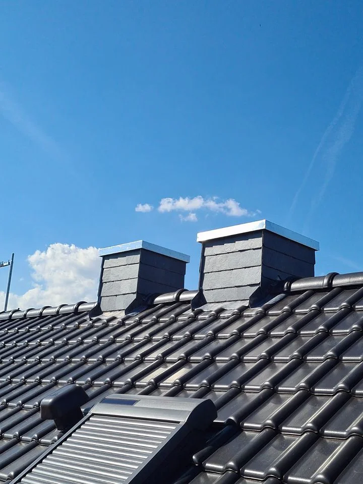 Referenzen Kamin 23092022 001 Spenglerei Kaminverkleidung Dachbau Bossert