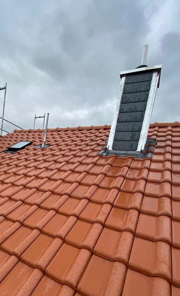 Referenzen Kamin 23092022 003 Spenglerei Kaminverkleidung Dachbau Bossert